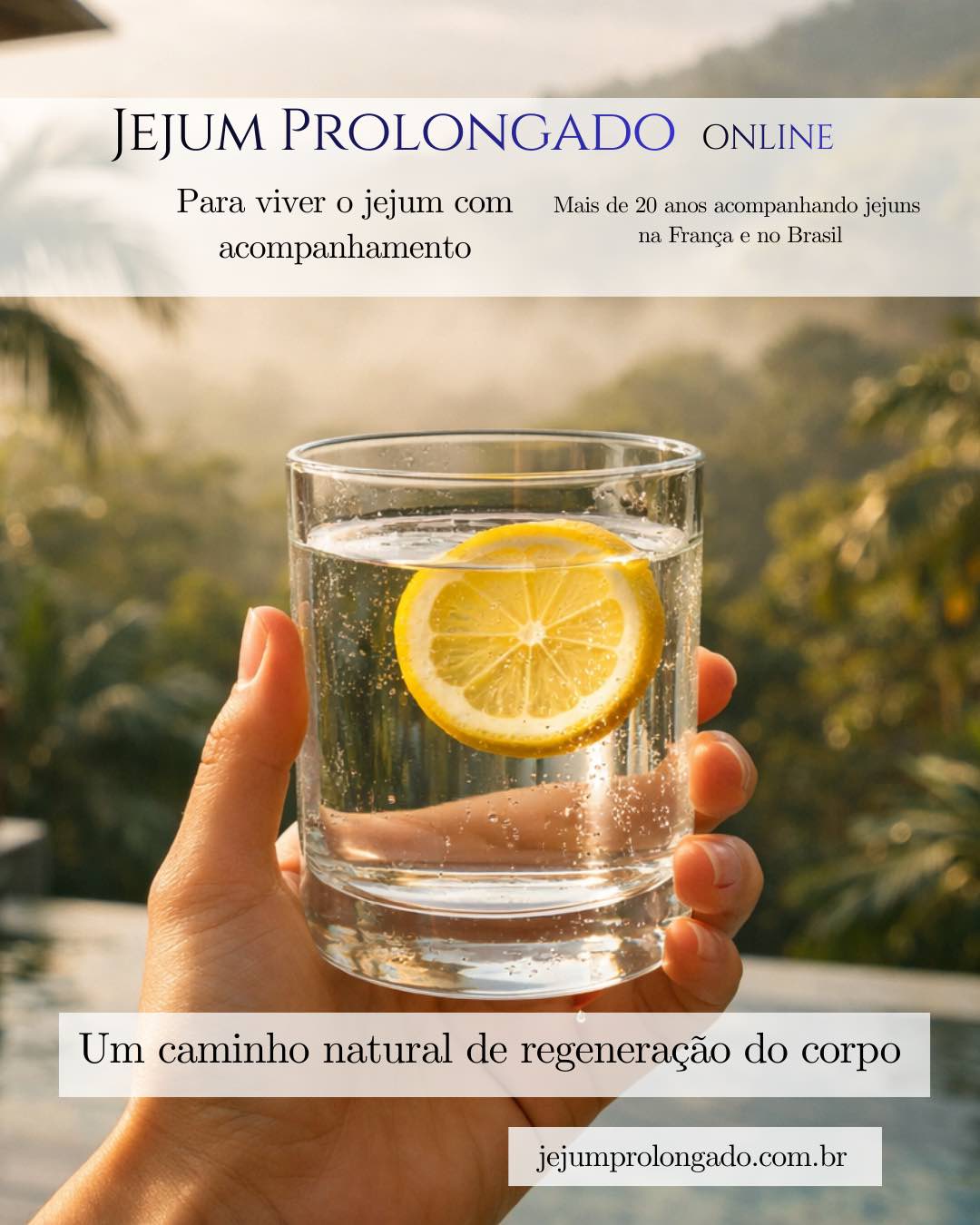 Pessoa em ambiente calmo realizando jejum em casa com acompanhamento e orientação profissional, representando equilíbrio e coerência do organismo